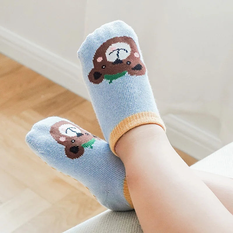 6 Pares de Calcetines Antideslizantes para Bebé y Niños – Algodón Suave, Transpirables y Cómodos – Diseño Tierno de Animales – Para Niño y Niña